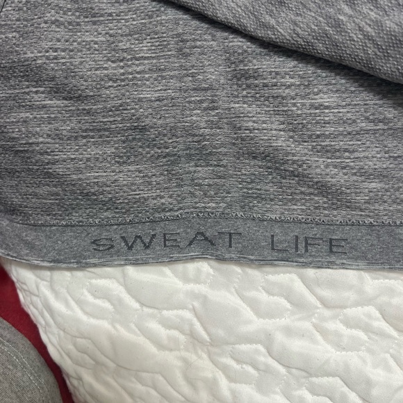 Lululemon Size 10 Swiftly Tech Run
Racerback Heathered Gray Tank Top Shirt - Picture 6 of 16